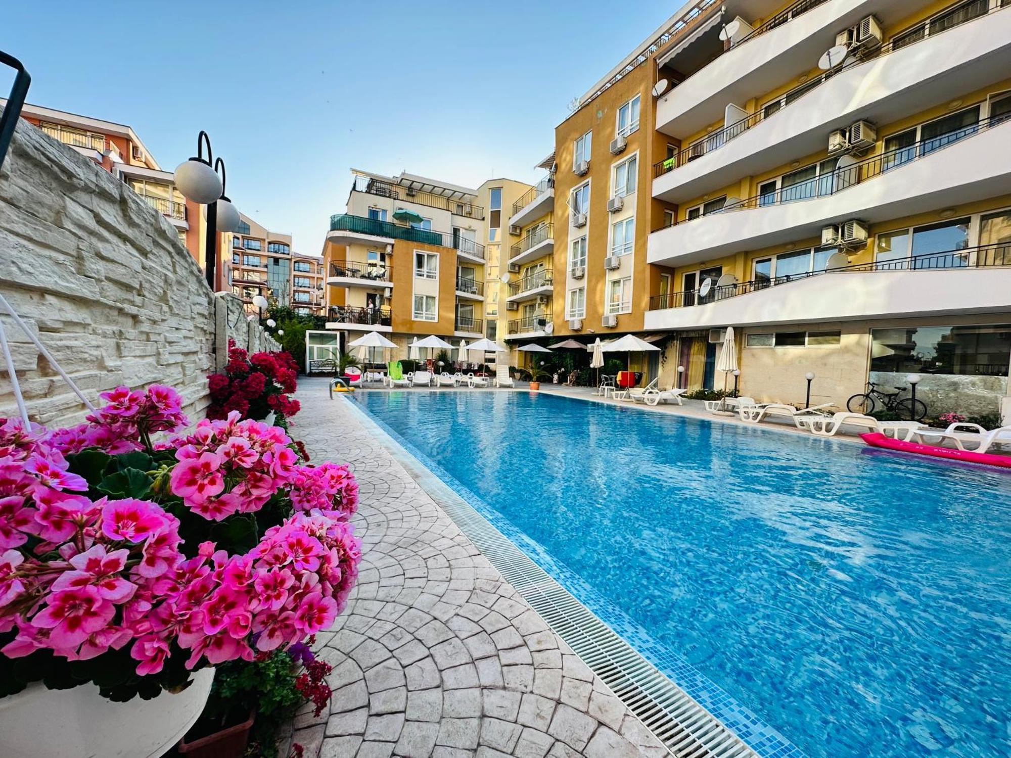 Blue Marine - Daneli Apartment Солнечный берег Экстерьер фото